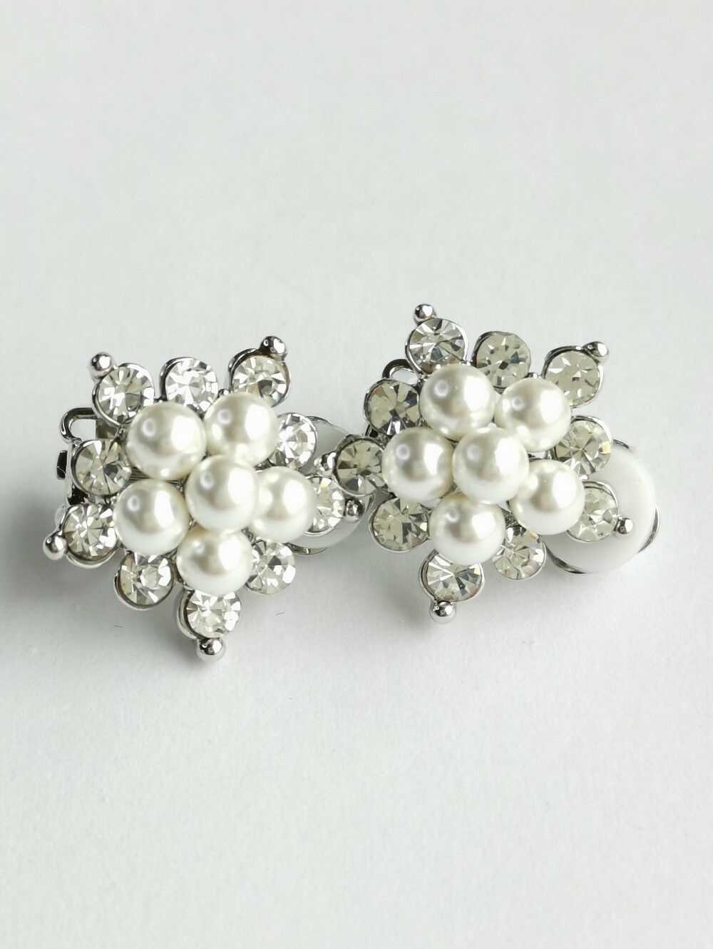 Elegant Pearl , Crystal and Silver Clip-On Earrings 🆕